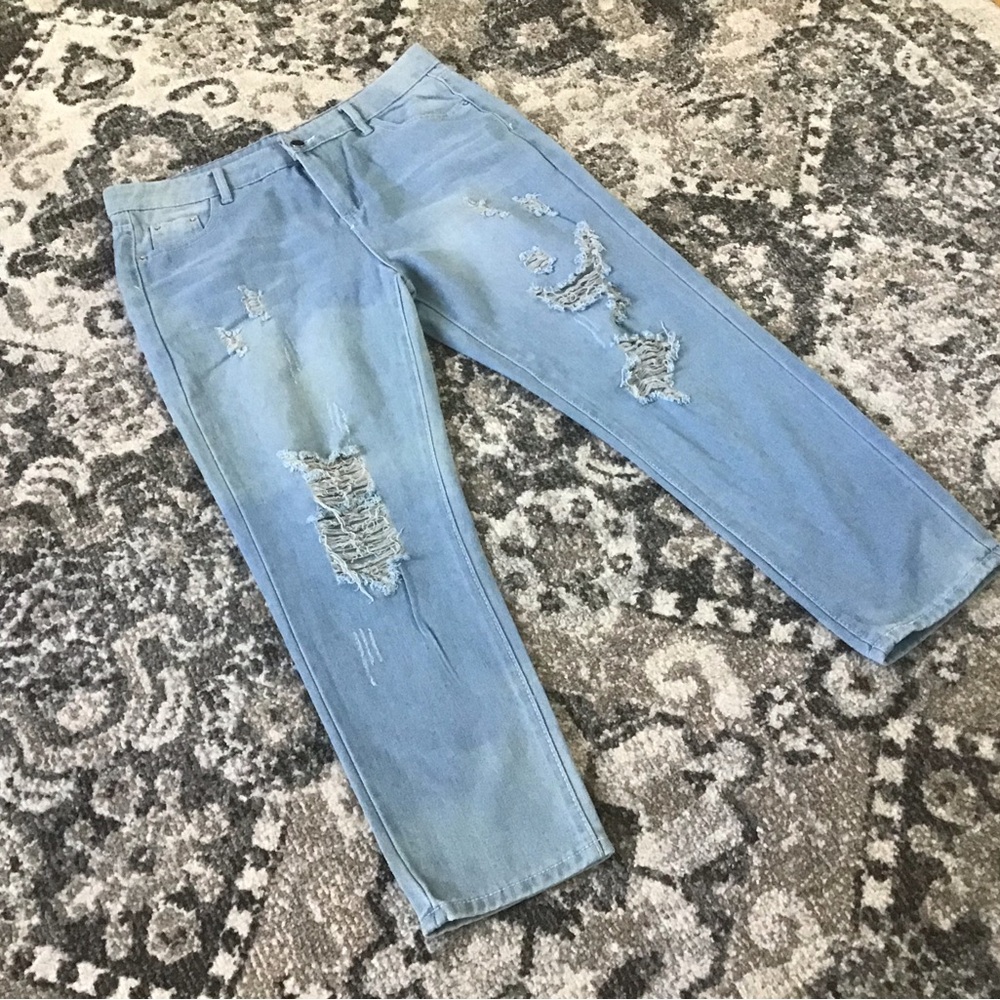 New Ripped Cropped Jeans, No Brand/Size Tag, Fit Medium See Measurements